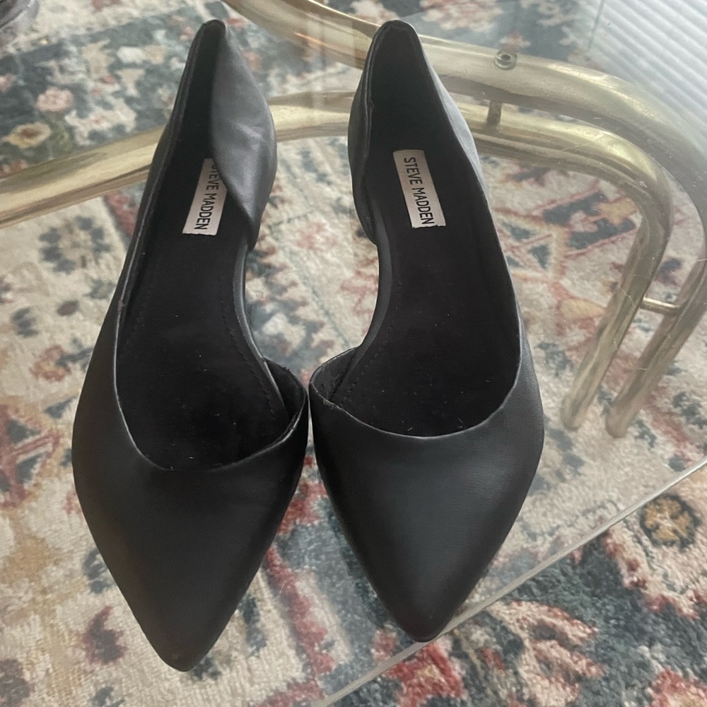 steve madden pointed toe flat shoes, great for a business women!